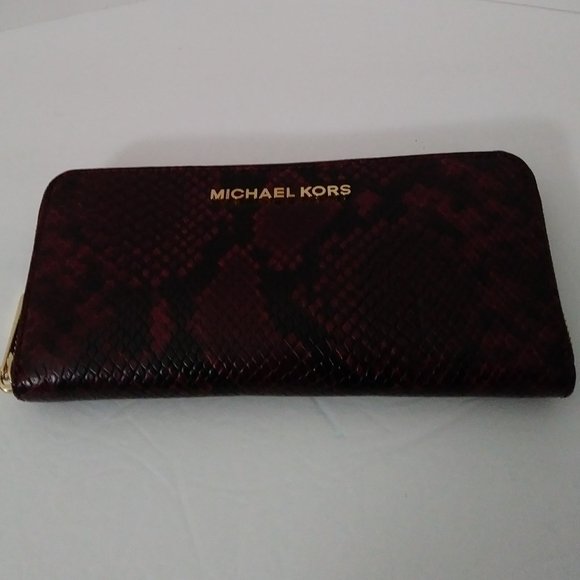 Michael Kors Burgundy Designer Snake Skin Zip Wallet - Picture 1 of 14